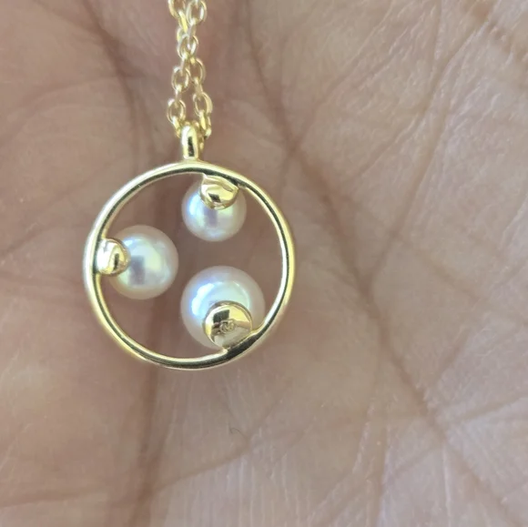 Beatiful Mikimoto 18k Gold 3 Pearl Necklace - Picture 7 of 7